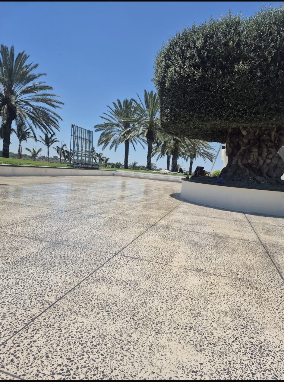 ליטוש בטון מלא עם שכבת הגנה לחוץ